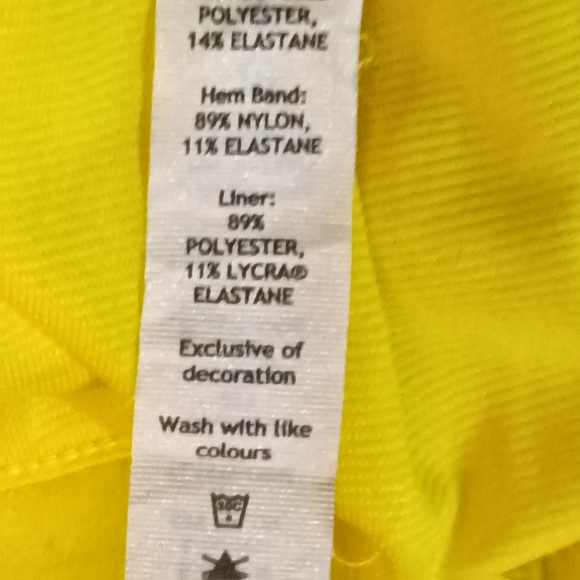 Lululemon Hotty Hot Low-Rise Lined Short 2.5" Bright Yellow  Size 8 - Picture 9 of 12